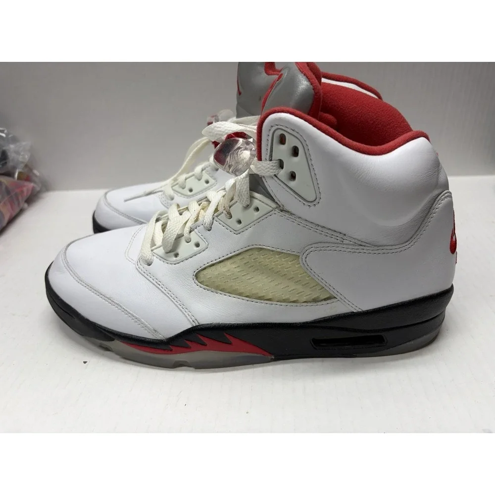 Jordan 5 Retro White Fire Red 2020 DA1911-102 Men's Size 11 Great Condition